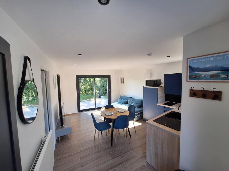 Logement Neuf A 2 Pas Du Lac La Bridoire Exteriér fotografie
