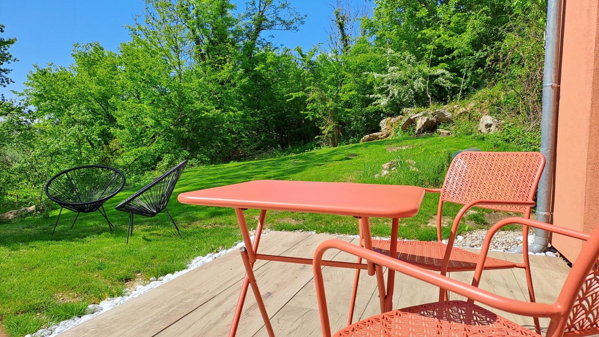 Logement Neuf A 2 Pas Du Lac La Bridoire Exteriér fotografie